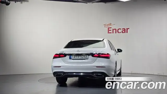 Mercedes-Benz E-Class 2022 — Фото 4/20