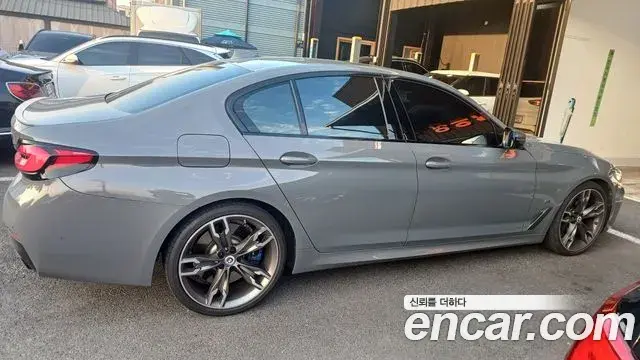 BMW 5 Series 2021 — Photo 2/8