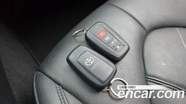 Toyota Avalon 2019 — Photo 15/20