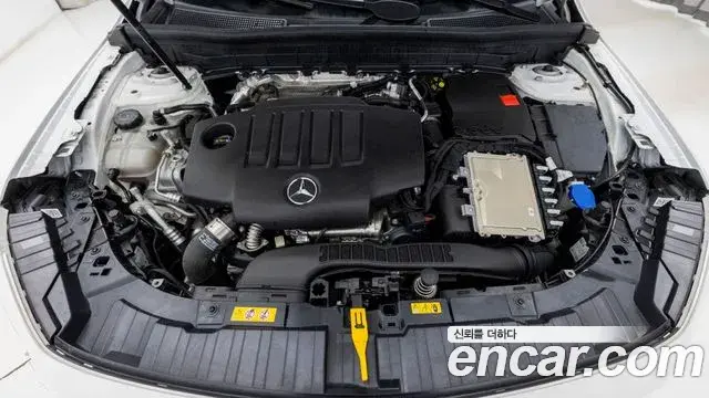 Mercedes-Benz GLB-Class 2025 — Şəkil 5/18