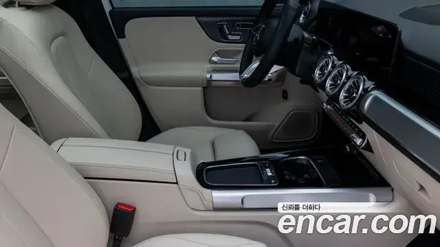 Mercedes-Benz GLB-Class 2025 — Şəkil 8/18