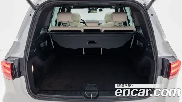 Mercedes-Benz GLB-Class 2025 — Şəkil 11/18