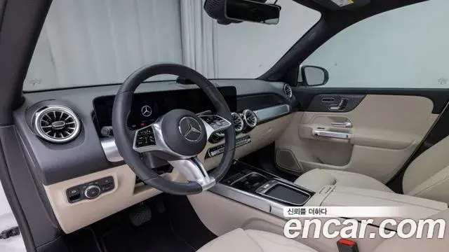 Mercedes-Benz GLB-Class 2025 — Şəkil 13/18