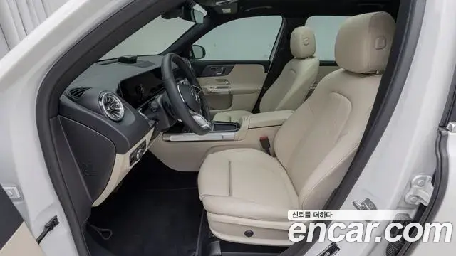 Mercedes-Benz GLB-Class 2025 — Şəkil 14/18