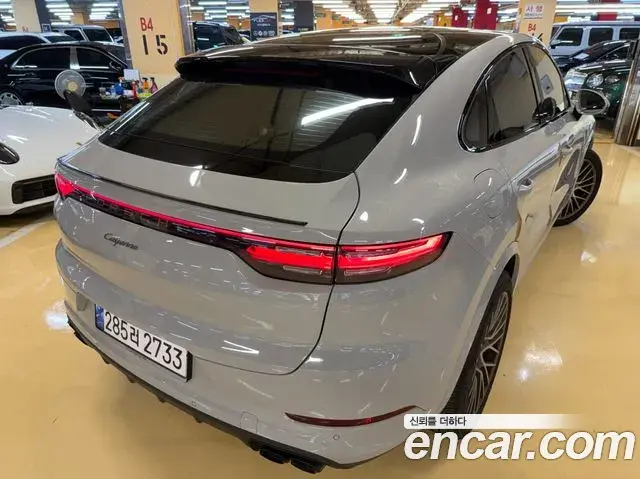 Porsche Cayenne 2023 — Photo 5/20