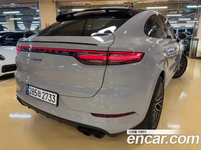 Porsche Cayenne 2023 — Photo 6/20