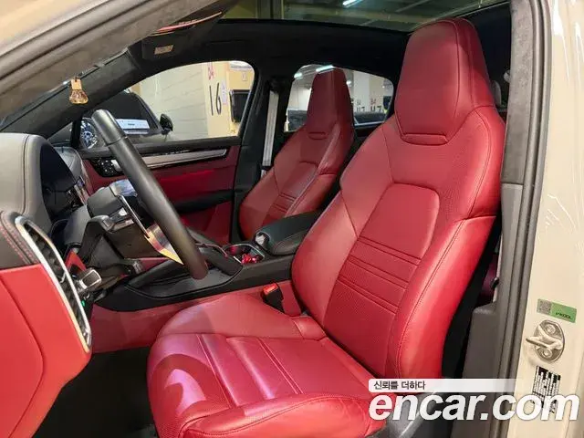 Porsche Cayenne 2023 — Photo 14/20