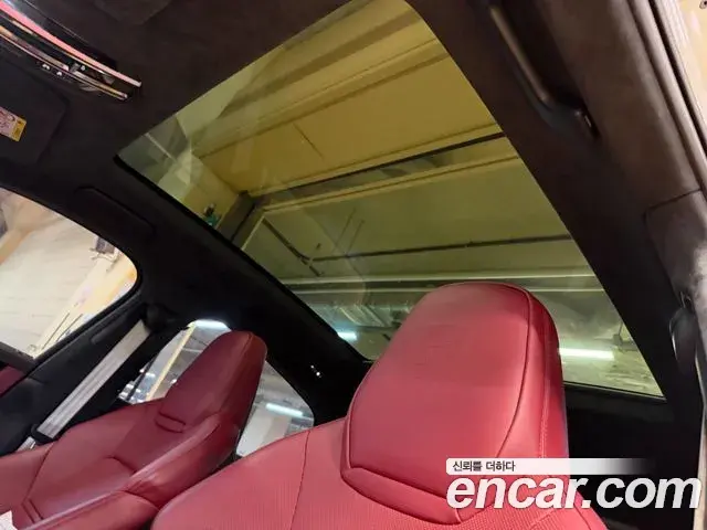 Porsche Cayenne 2023 — Photo 17/20