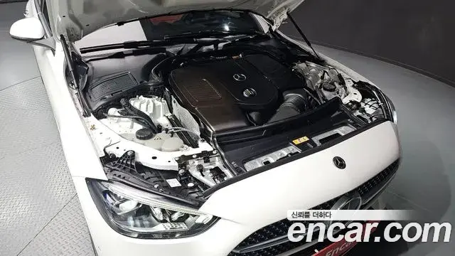 Mercedes-Benz C-Class 2023 — Photo 6/20