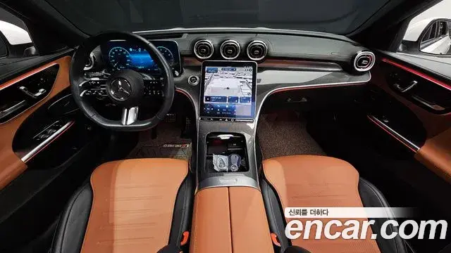 Mercedes-Benz C-Class 2023 — Photo 7/20