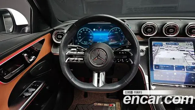 Mercedes-Benz C-Class 2023 — Photo 12/20