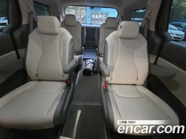 Kia Carnival 2025 — Photo 13/20