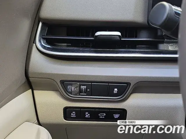 Kia Carnival 2025 — Photo 16/20
