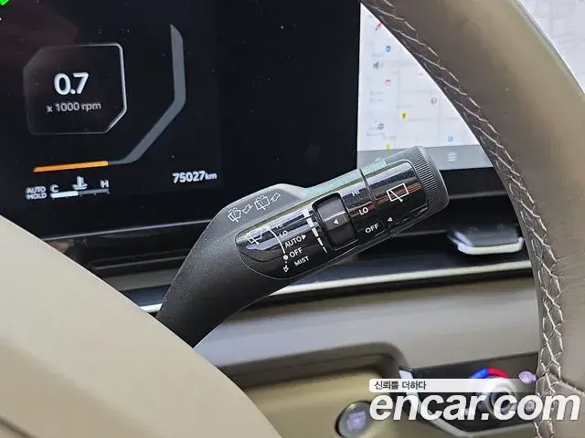 Kia Carnival 2025 — Photo 18/20