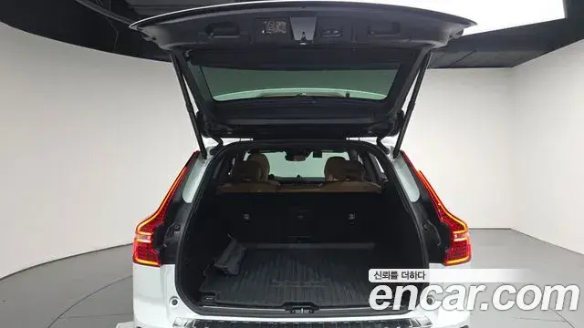 Volvo XC60 2020 — Фото 20/20