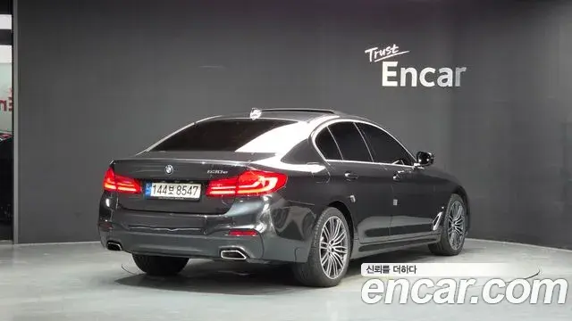 BMW 5 Series 2020 — Photo 2/20
