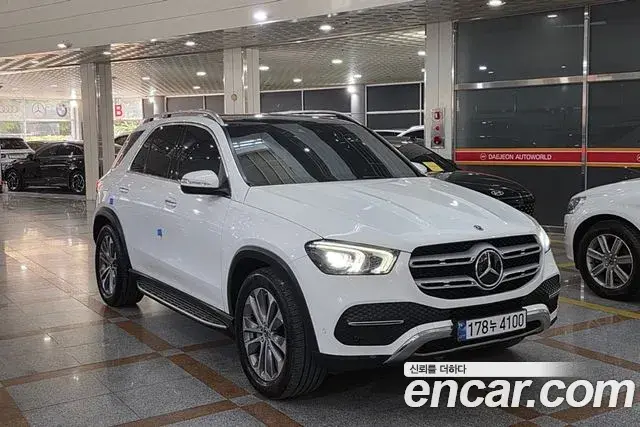 Mercedes-Benz GLE-Class 2021 — Photo 20/20