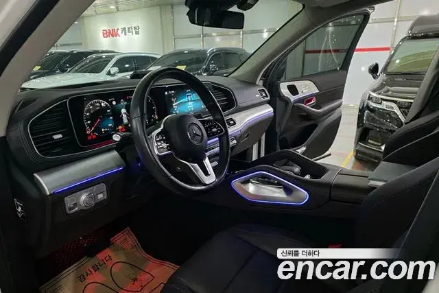 Mercedes-Benz GLE-Class 2021 — Photo 5/20