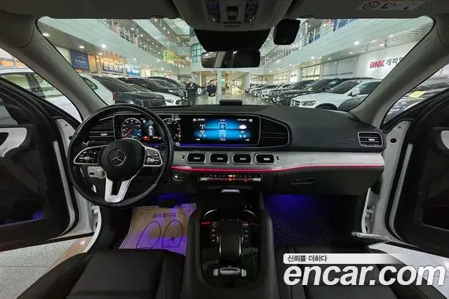 Mercedes-Benz GLE-Class 2021 — Photo 9/20
