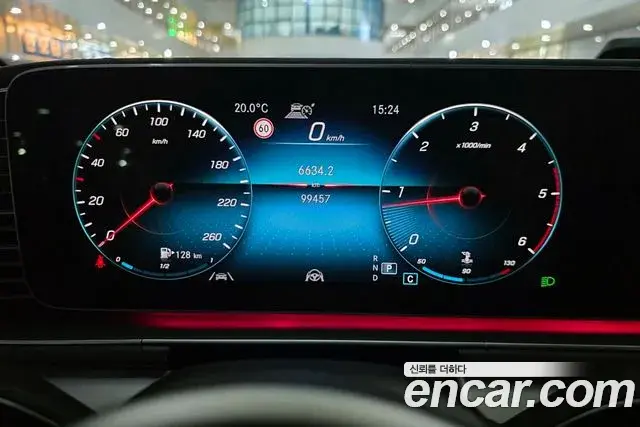 Mercedes-Benz GLE-Class 2021 — Photo 6/20
