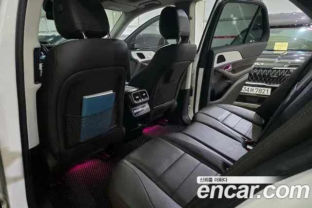 Mercedes-Benz GLE-Class 2021 — Photo 8/20