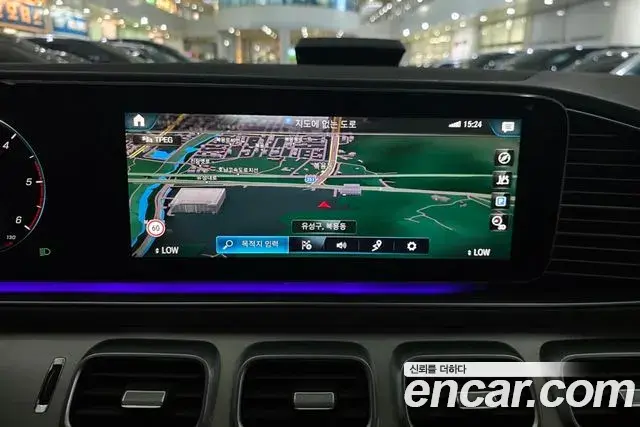 Mercedes-Benz GLE-Class 2021 — Photo 11/20