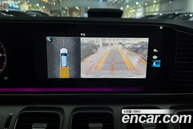 Mercedes-Benz GLE-Class 2021 — Photo 12/20