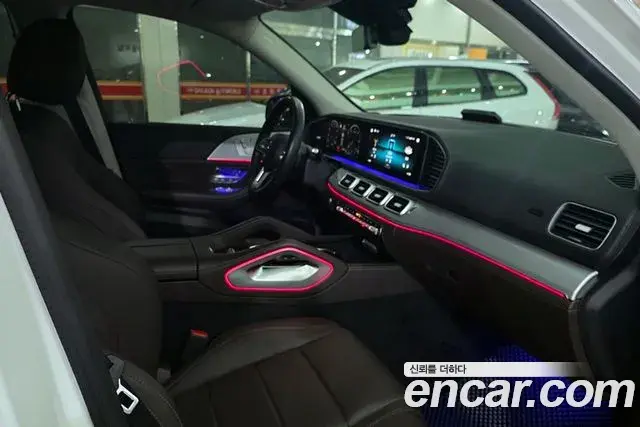 Mercedes-Benz GLE-Class 2021 — Photo 14/20