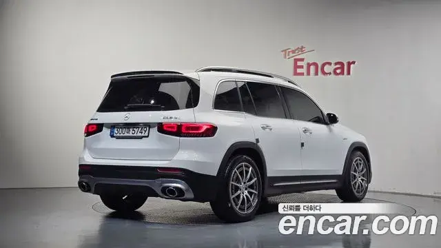 Mercedes-Benz GLB-Class 2022 — Photo 2/20