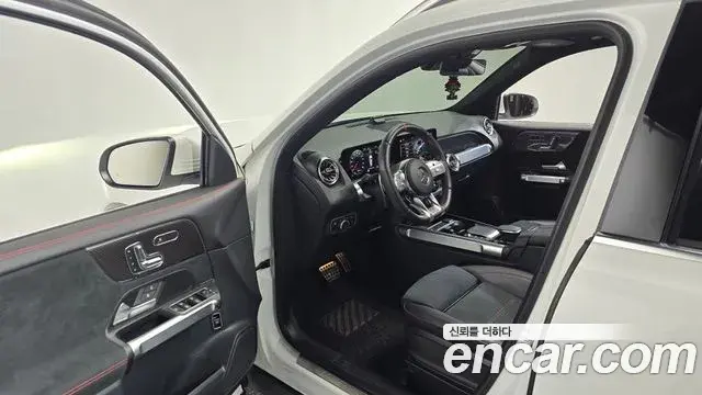 Mercedes-Benz GLB-Class 2022 — Photo 10/20
