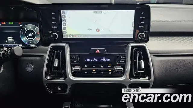 Kia Sorento 2021 — Фото 14/20