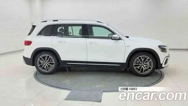 Mercedes-Benz GLB-Class 2026 — Фото 6/20