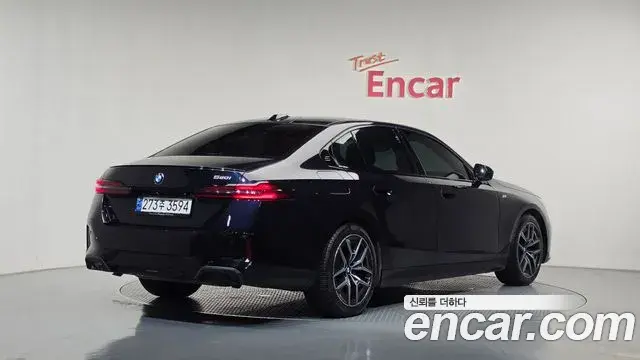 BMW 5 Series 2024 — Photo 2/20