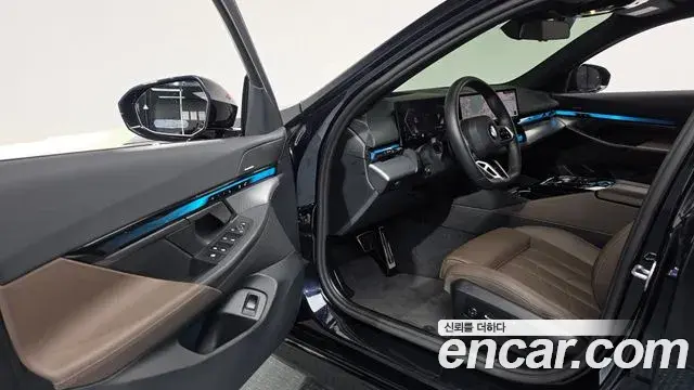 BMW 5 Series 2024 — Photo 10/20