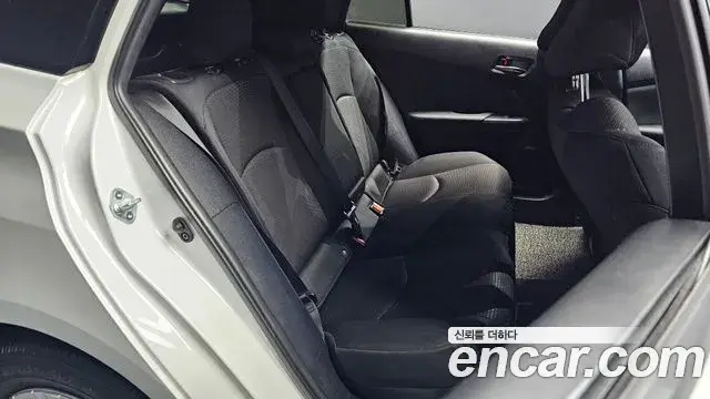 Toyota Prius 2021 — Фото 11/20