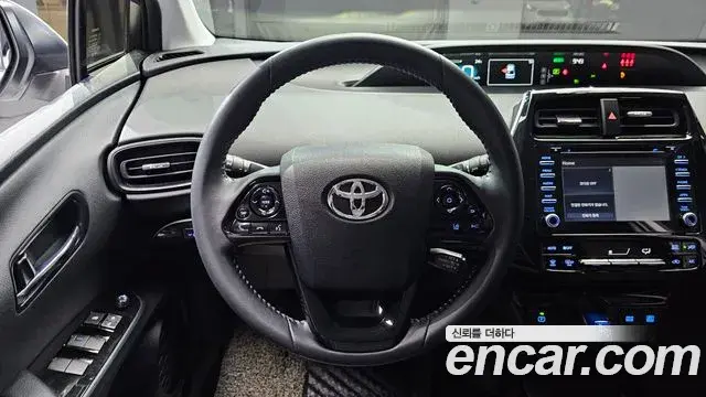 Toyota Prius 2021 — Фото 13/20