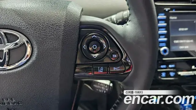 Toyota Prius 2021 — Фото 17/20