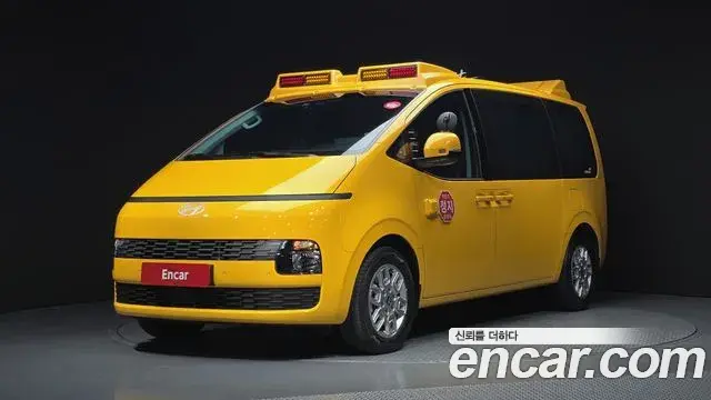 Hyundai Staria 2026 — Photo 1/20