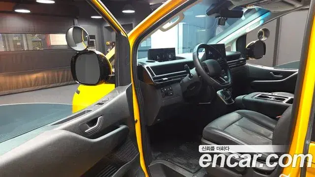 Hyundai Staria 2026 — Photo 10/20