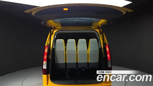 Hyundai Staria 2026 — Photo 20/20