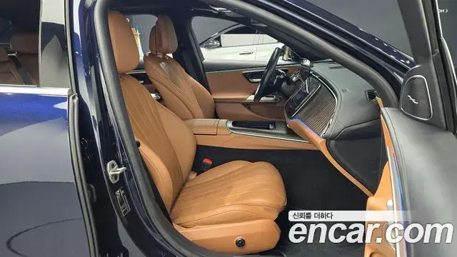 Mercedes-Benz E-Class 2024 — Photo 10/20