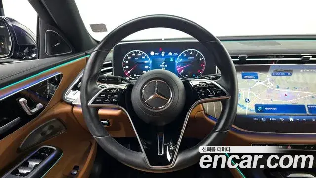 Mercedes-Benz E-Class 2024 — Photo 13/20