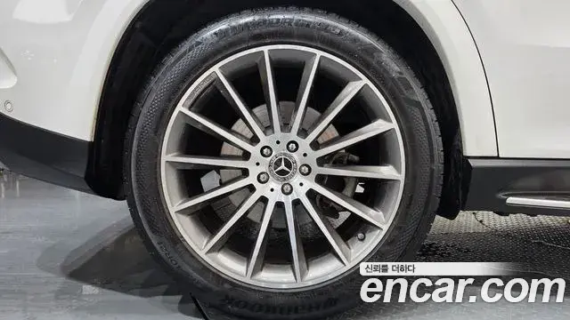 Mercedes-Benz GLE-Class 2023 — Photo 5/20