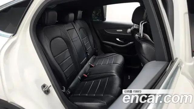 Mercedes-Benz GLC-Class 2021 — Photo 11/20