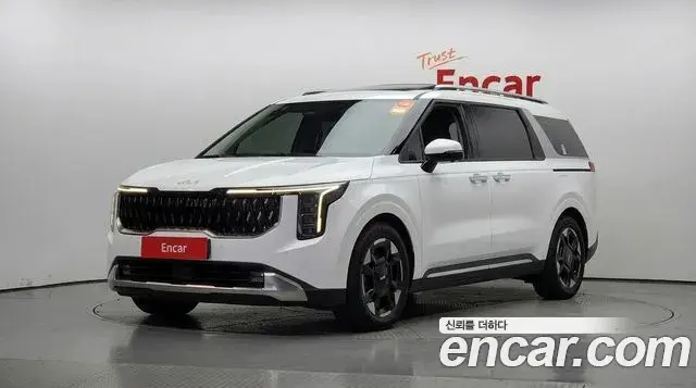 Kia Carnival 2023 — Photo 1/20