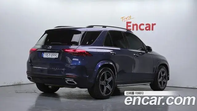 Mercedes-Benz GLE-Class 2023 — Photo 2/20