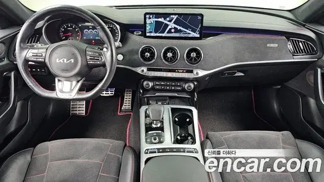 Kia Stinger 2022 — Photo 7/20