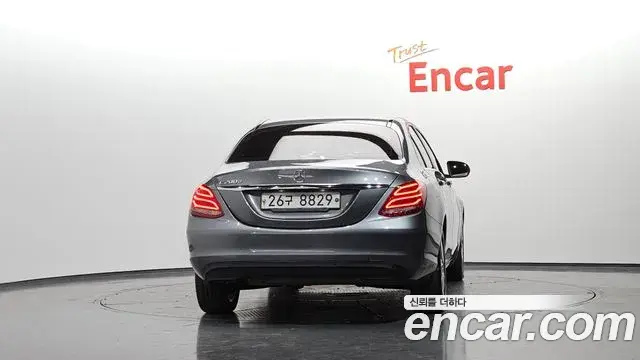 Mercedes-Benz C-Class 2018 — Фото 4/20