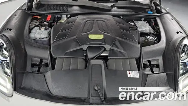 Porsche Cayenne 2023 — Photo 6/20