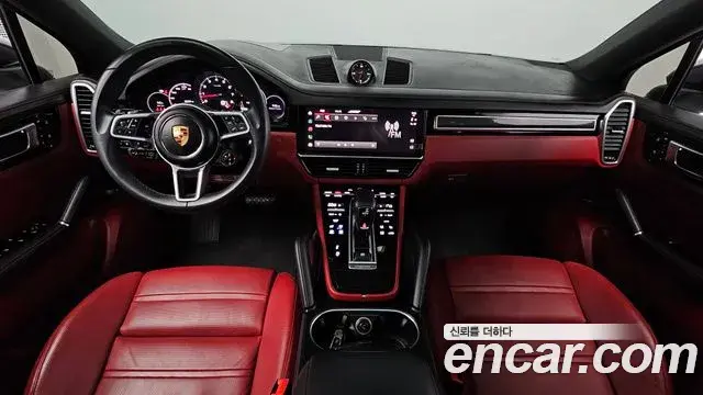 Porsche Cayenne 2023 — Photo 7/20